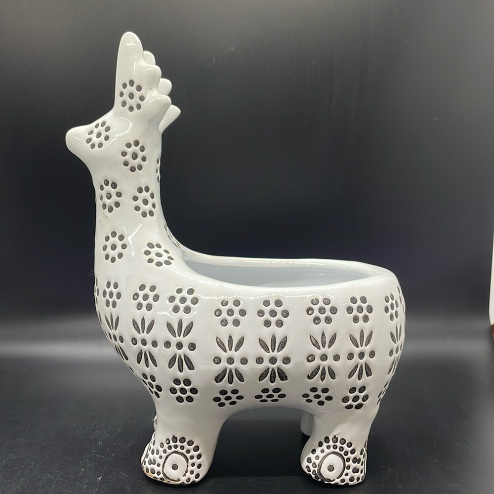 NWT Pier 1 White Ceramic Llama Planter Decorative Trinket Holder 8”